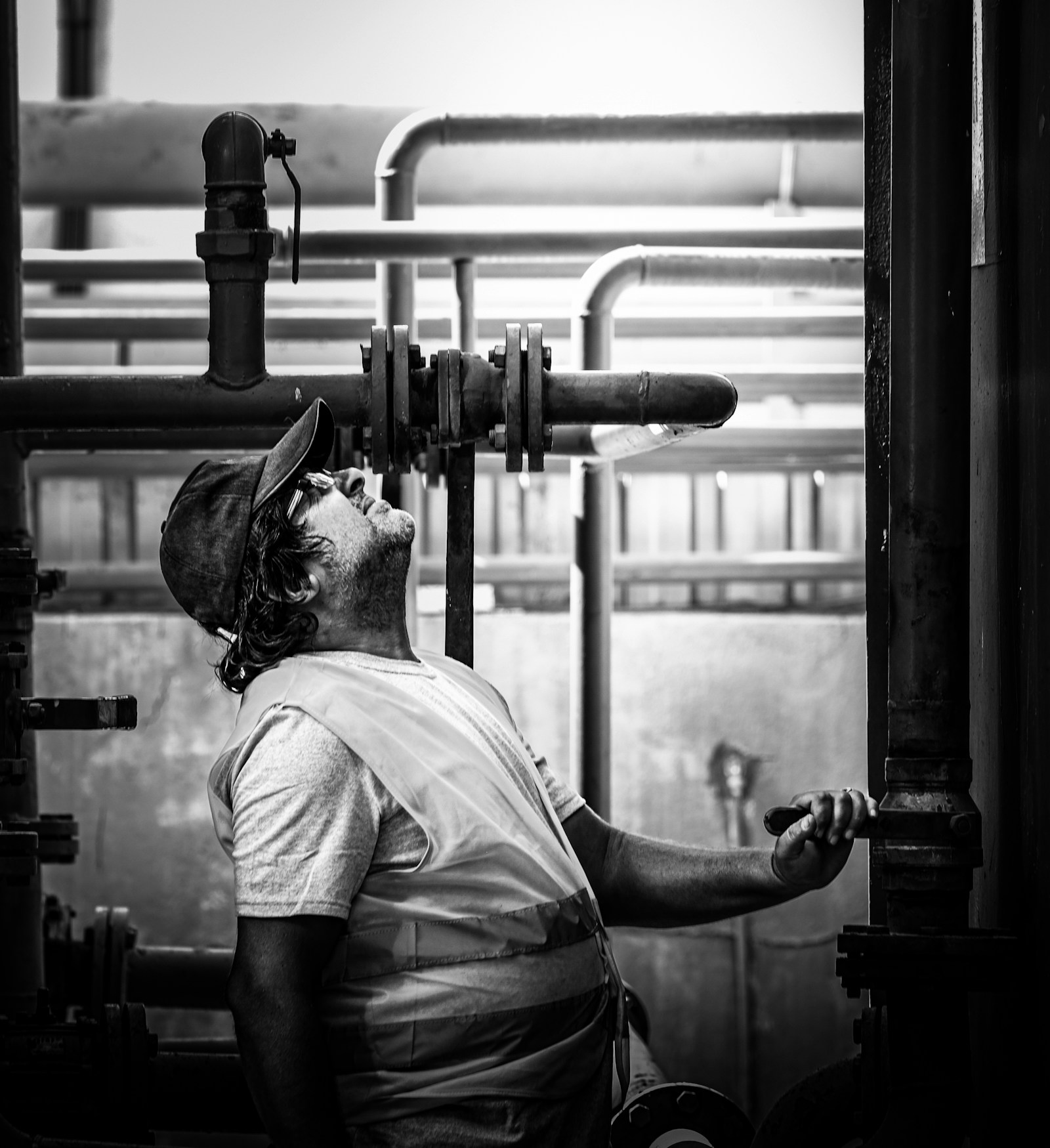 HVAC teknisyeni; boru, vana ve hat hattı kontrolü (air conditioning service)